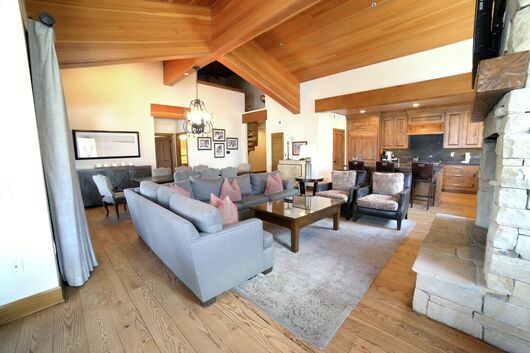 Living Area, Dining Area & Kitchen