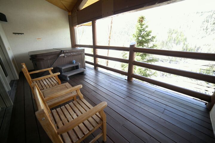 Balcony with Hot Tub