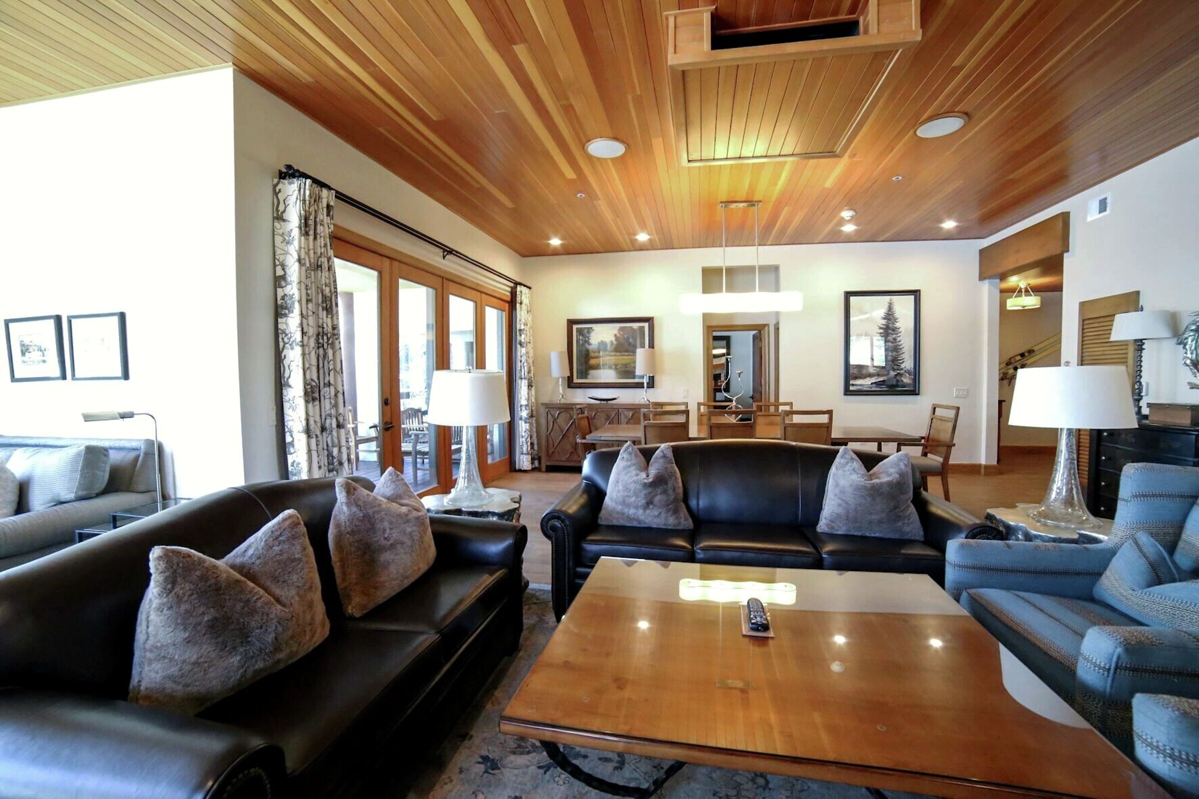 Living Area & Dining Area