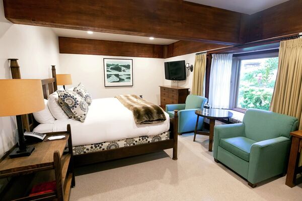 Deluxe King Room