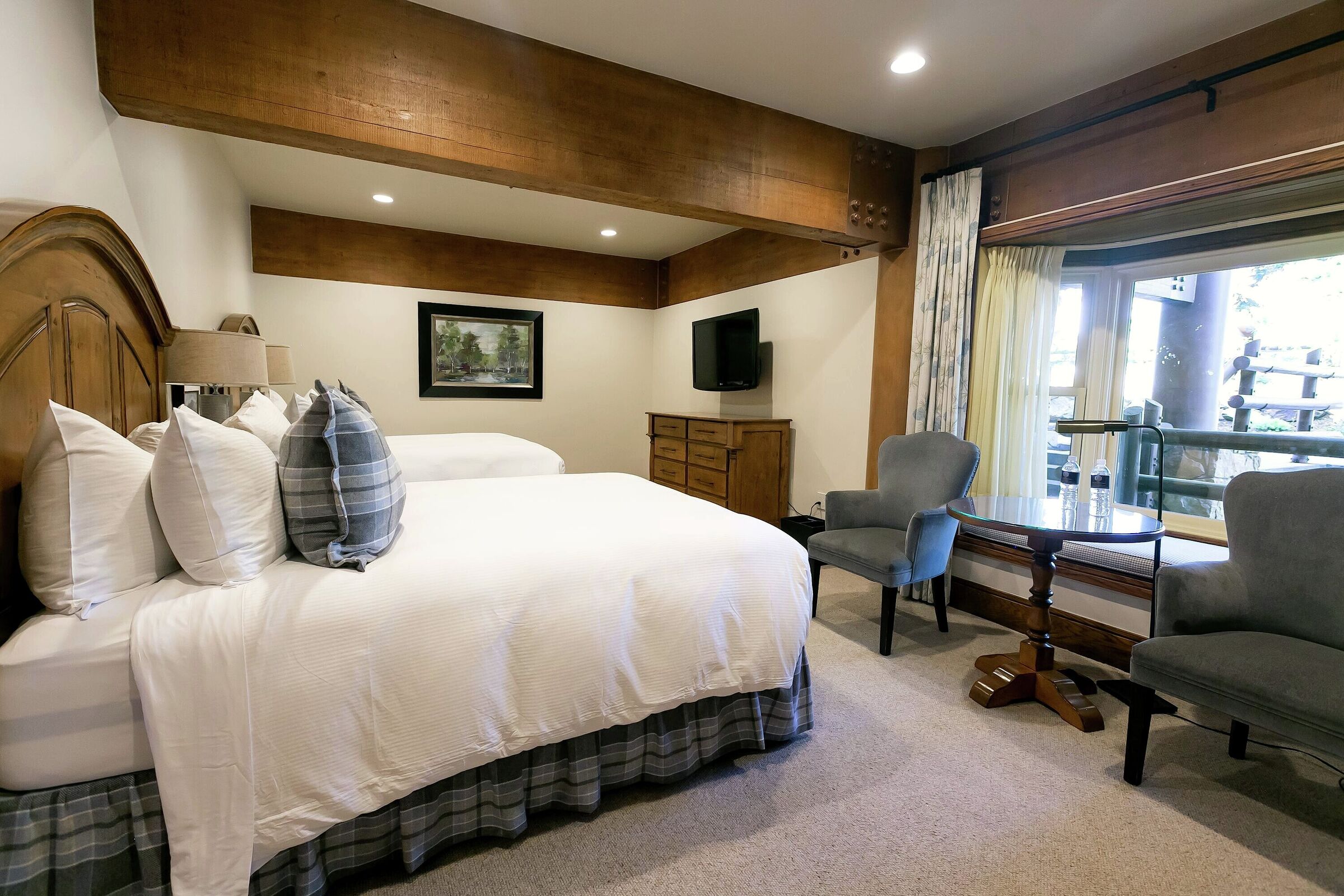 Deluxe Two Queen Room