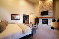 Luxury King Room 