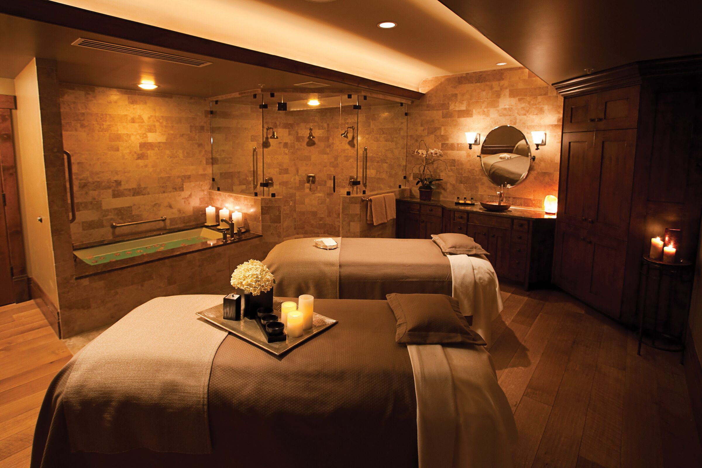 Alpine Serenity Spa Couples Treatment Room