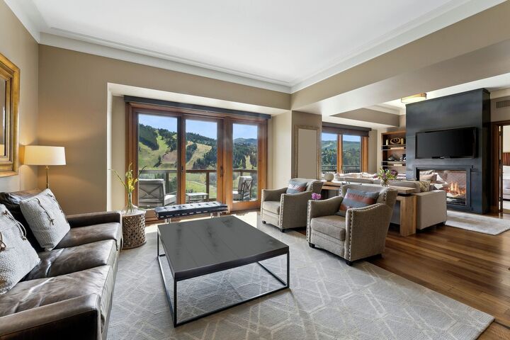 2 Bdrm Ambassador Residence - Living Area