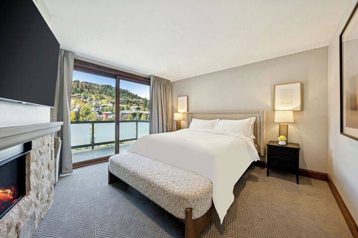 2 Bdrm Den Snow Park Residence - Bedroom