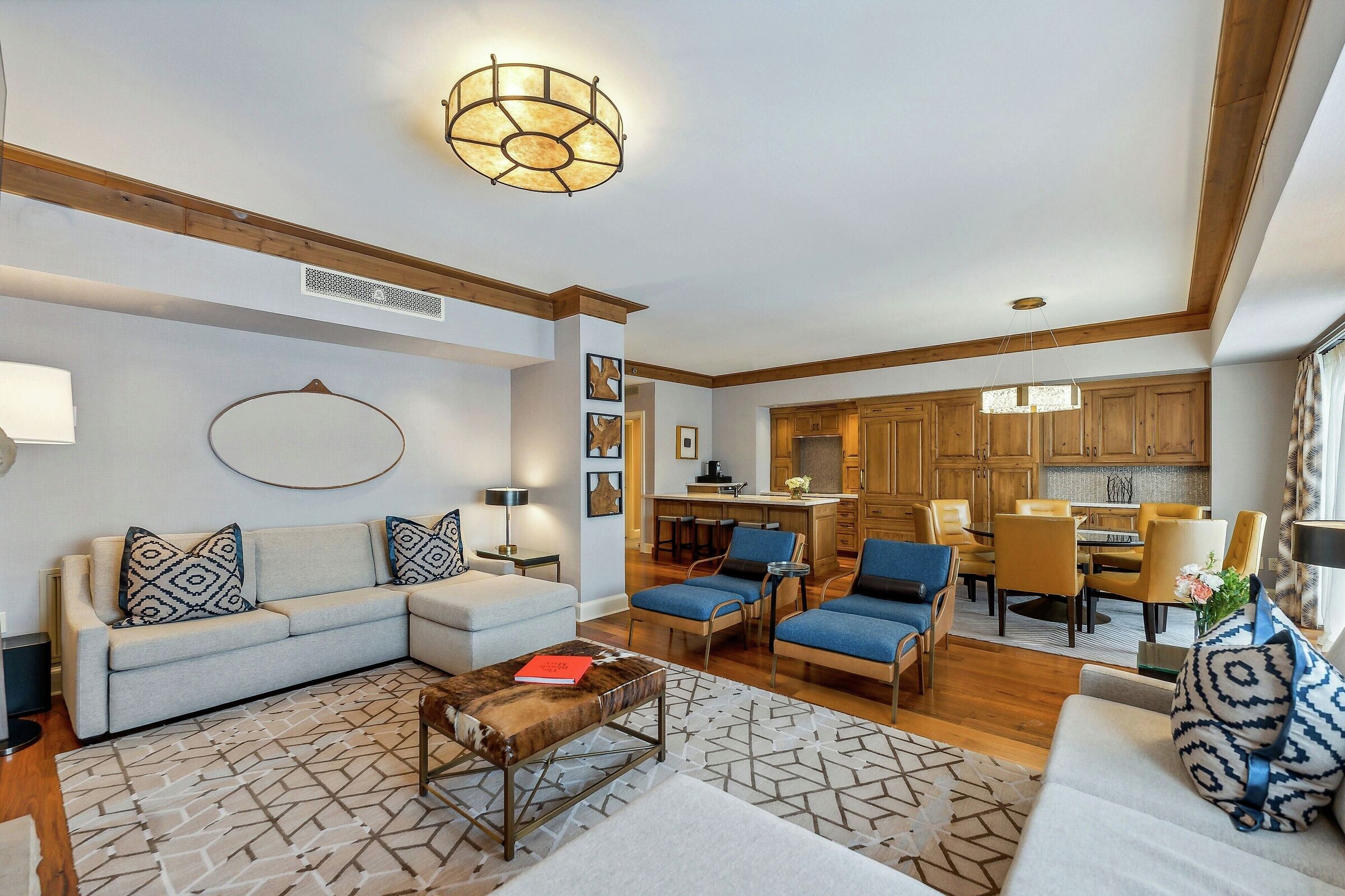 Living Area, Dining Area & Kitchen