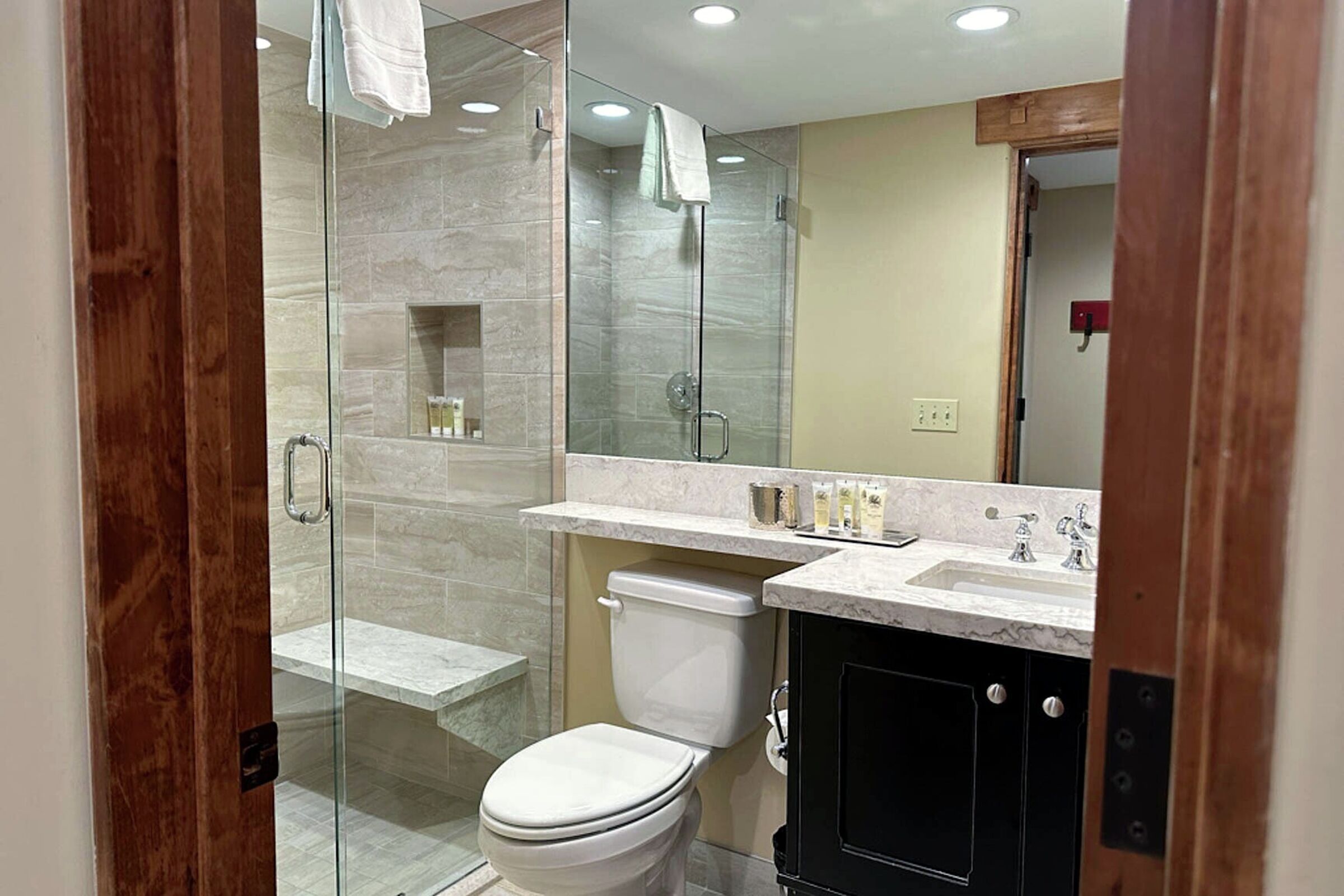 2 Kings - Bathroom