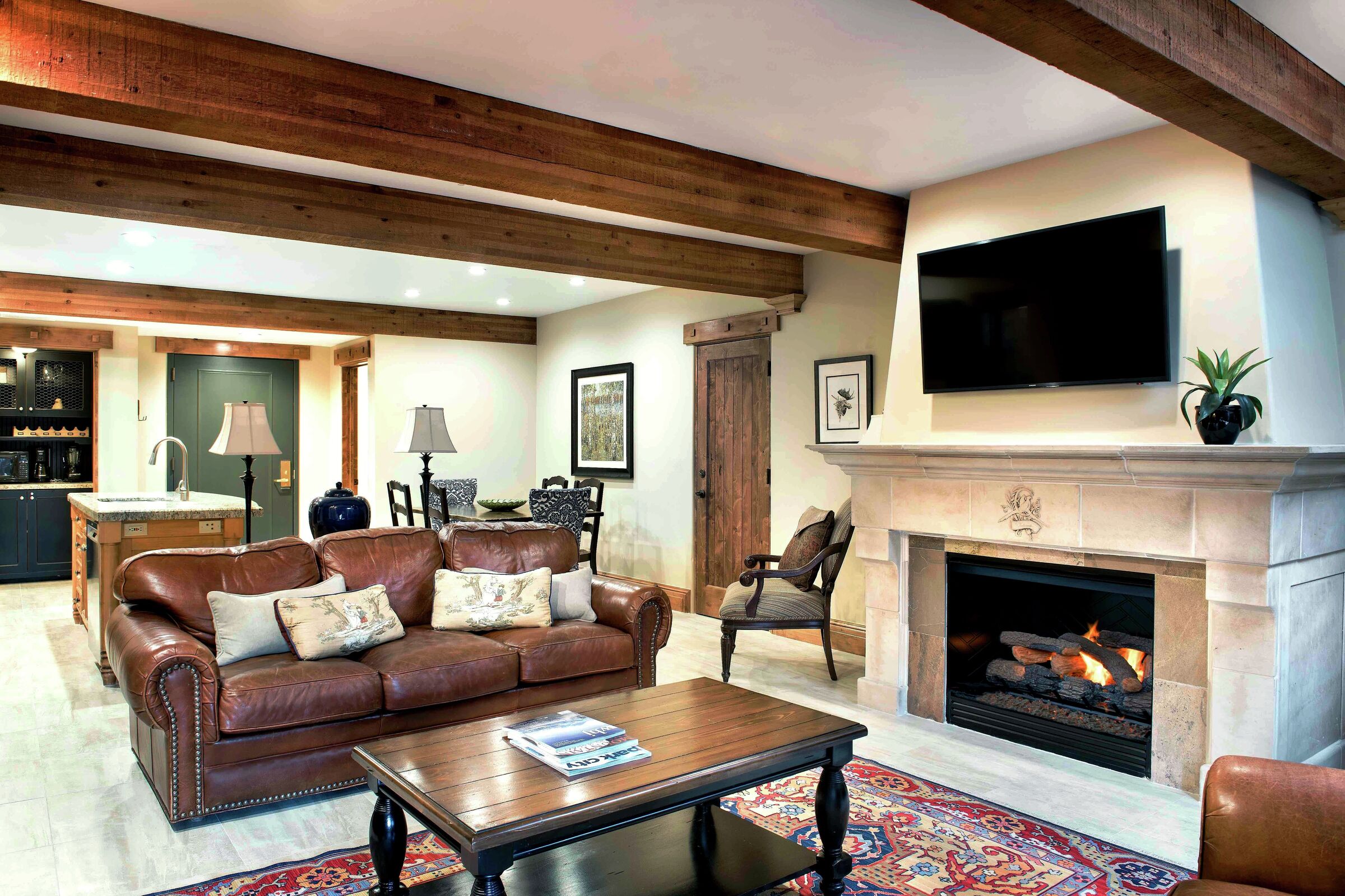 2 Kings - Living Area & Dining Area