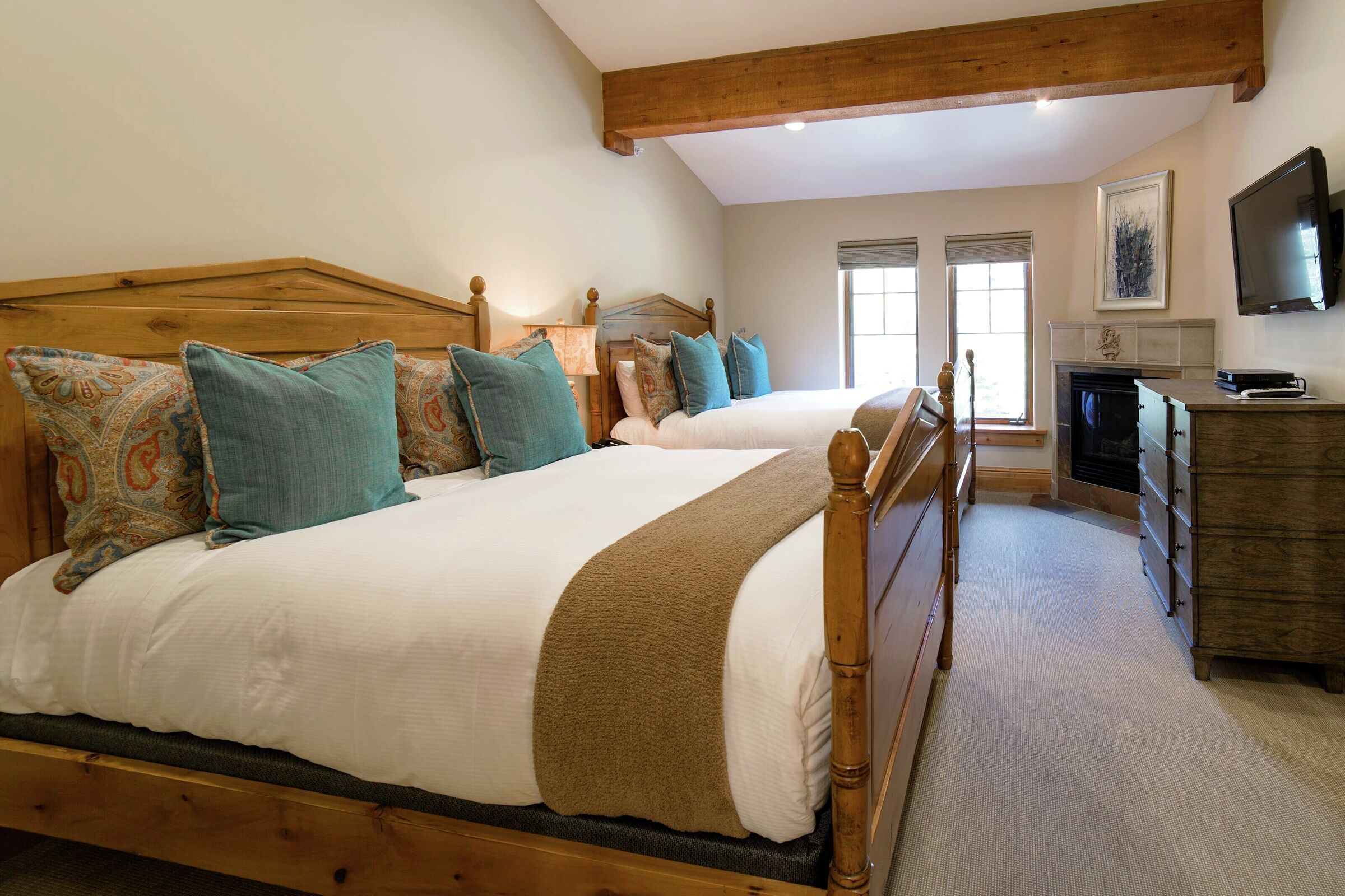 2 King, 2 Queen/Queen - Bedroom