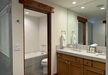 Gallery Thumbnail (4 Bdrm Deluxe Suite - Bathroom)