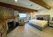Gallery Thumbnail (4 Bdrm Deluxe Suite - Master Bedroom)
