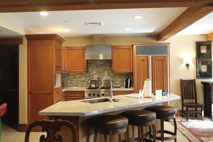 Deluxe Studio - Studio Kitchen