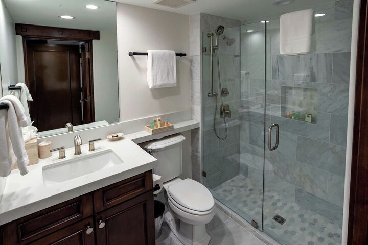 Deluxe Studio - Studio Bathroom