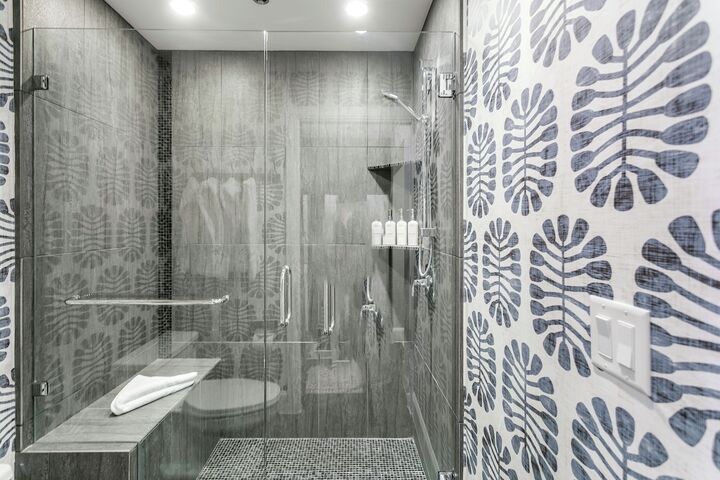 #1158 - Family Room Bathroom