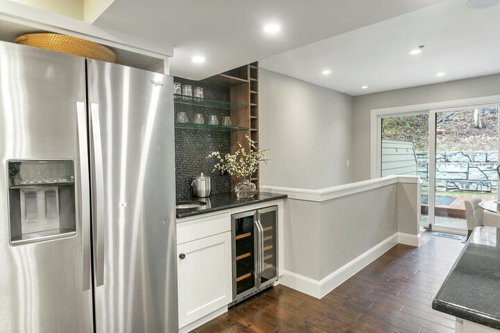 #1158 - Kitchen Wet Bar