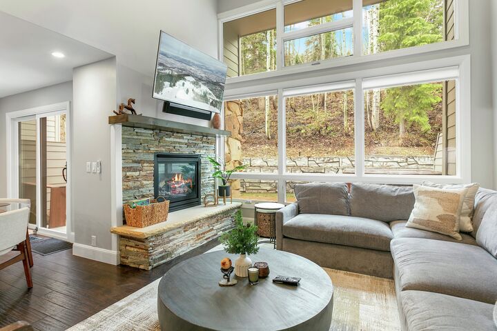 #1158 - Living Area