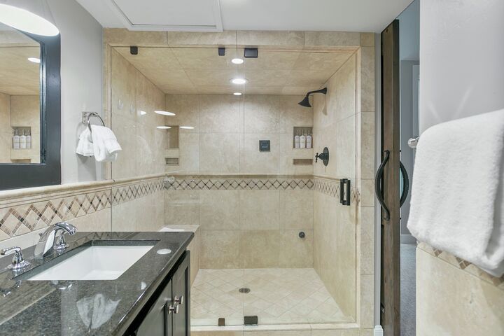 #1158 - Master Ensuite Bathroom