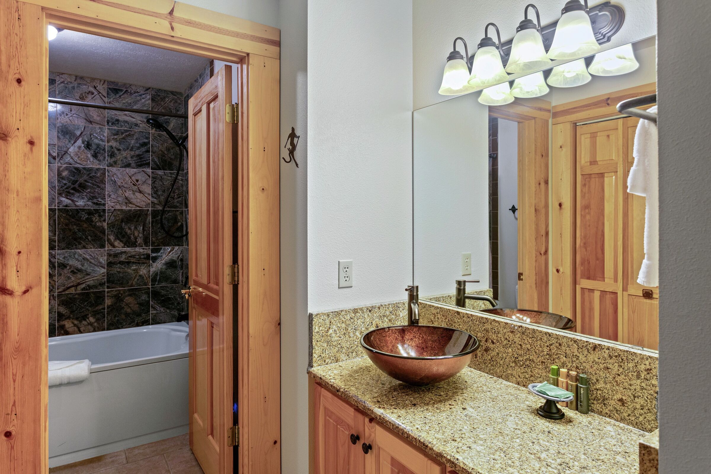 #306 - Master Ensuite Bathroom