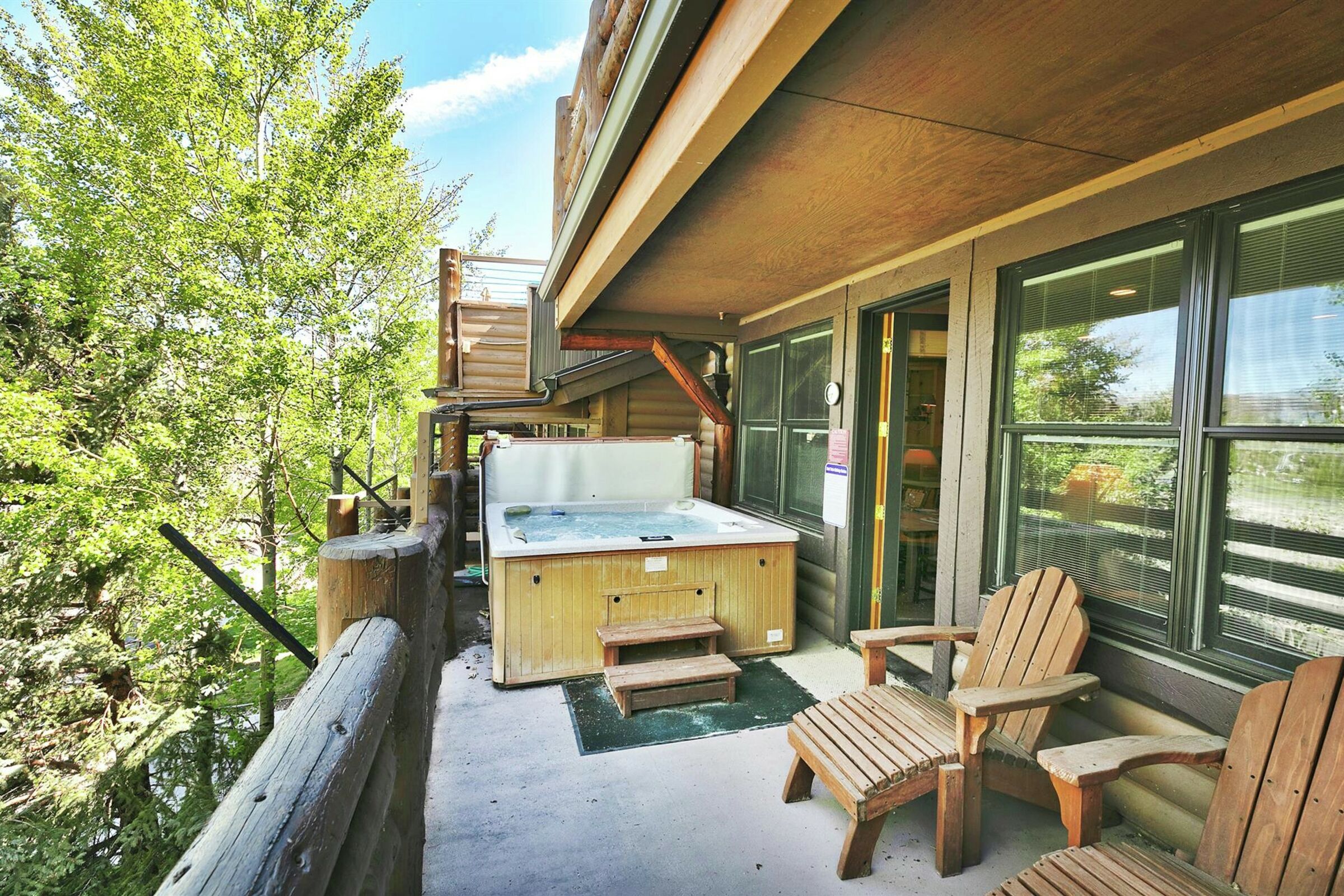 Balcony with Hot Tub
