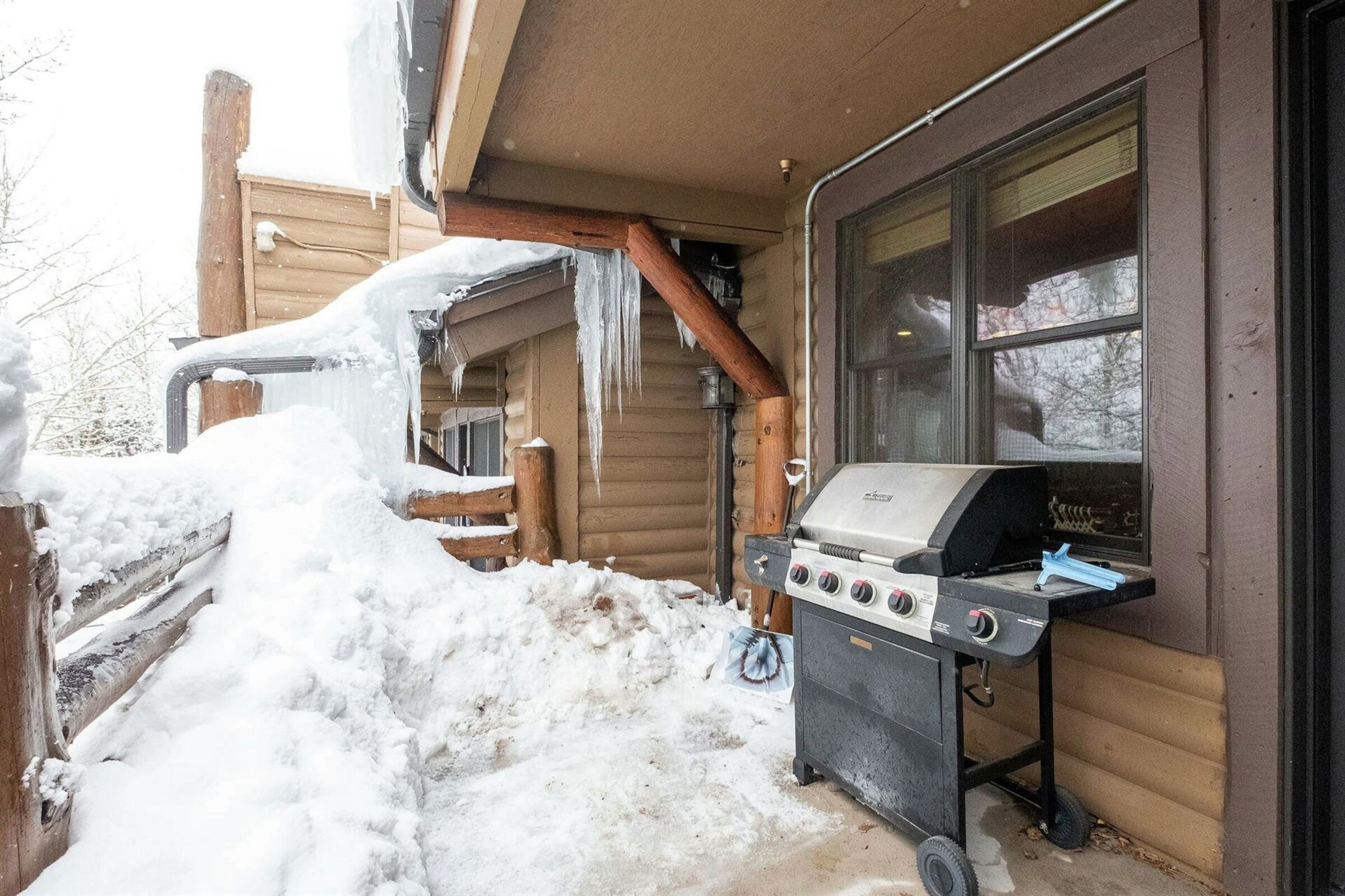 Balcony with BBQ