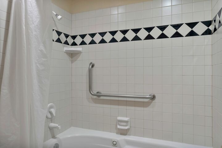 #101 - Master Ensuite Bathroom