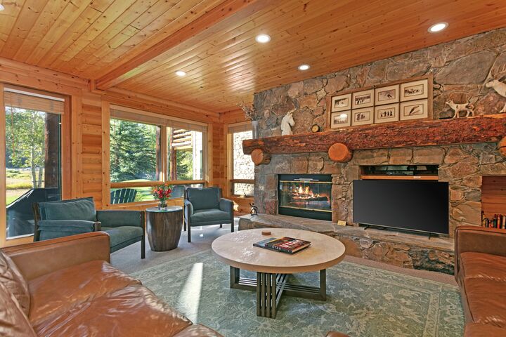 #201 - Living Area