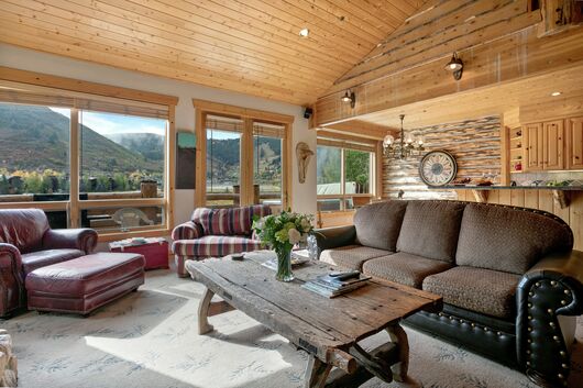 Living Area & Dining Area