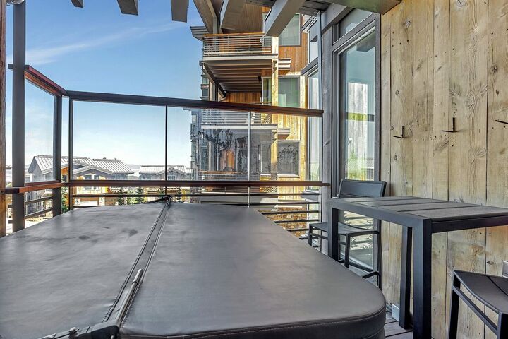 Balcony with Hot Tub - Sample Photos 