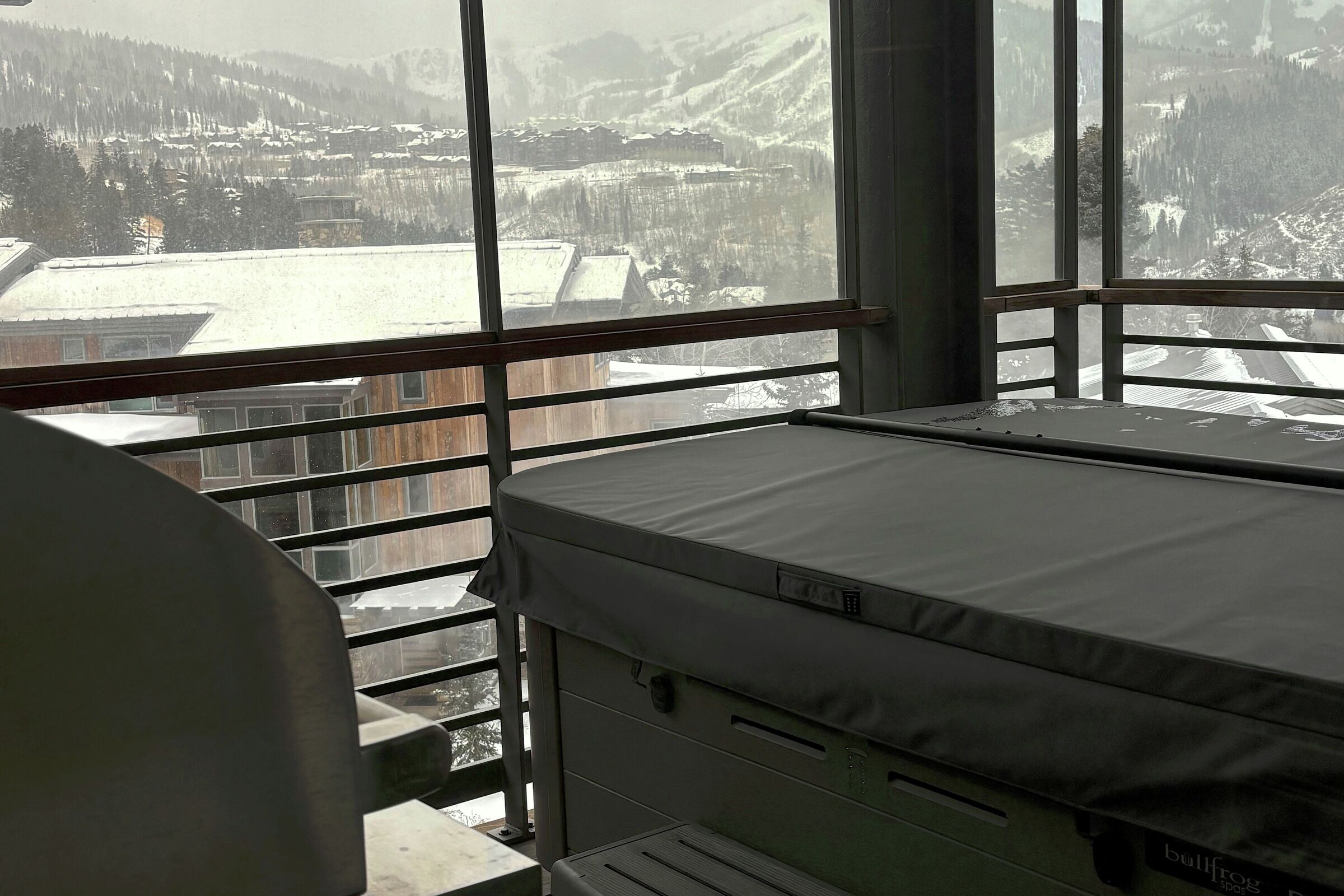 Balcony with BBQ and Hot Tub