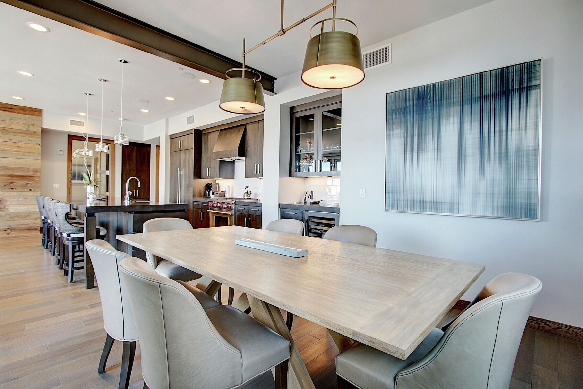 Dining Area & Kitchen