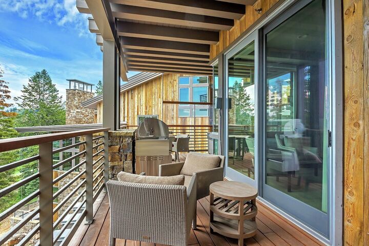 Balcony with BBQ - Sample Photos 