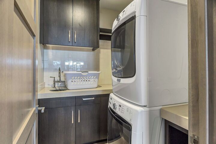 Laundry Room - Sample Photos 