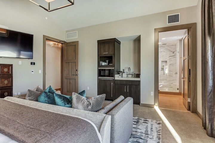 Premium Room Wet Bar - Sample Photos