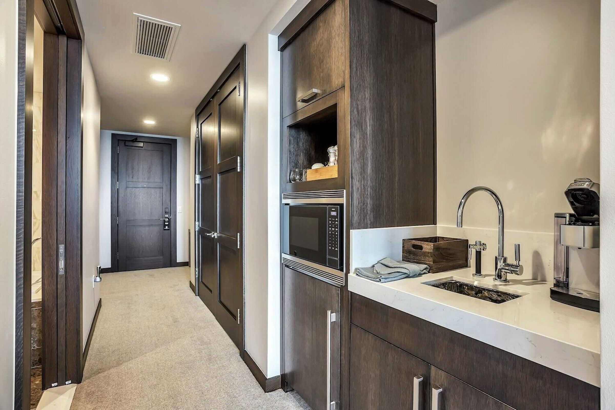 Premium Room Wet Bar