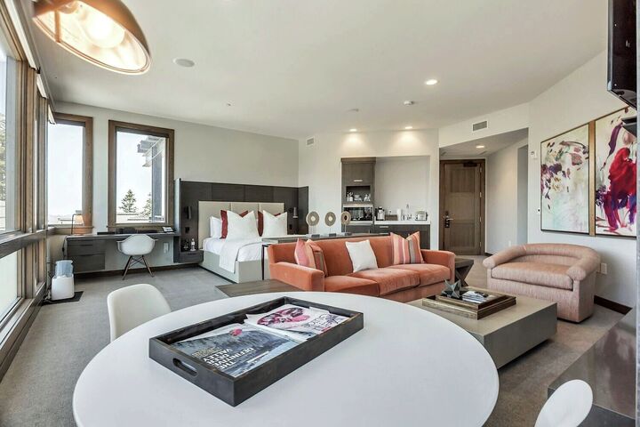 Platinum Room - Sample Photos