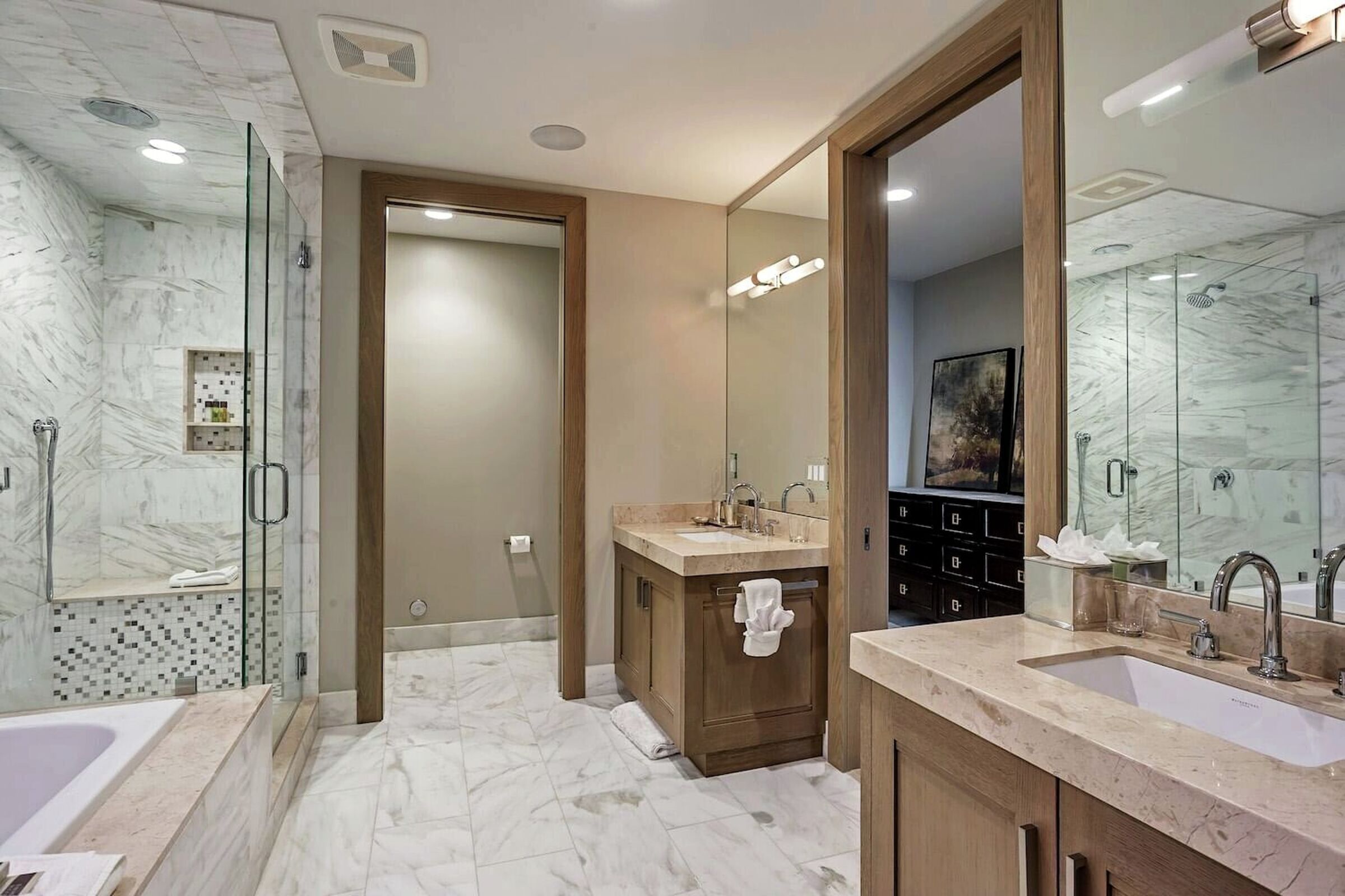 Platinum Room Bathroom