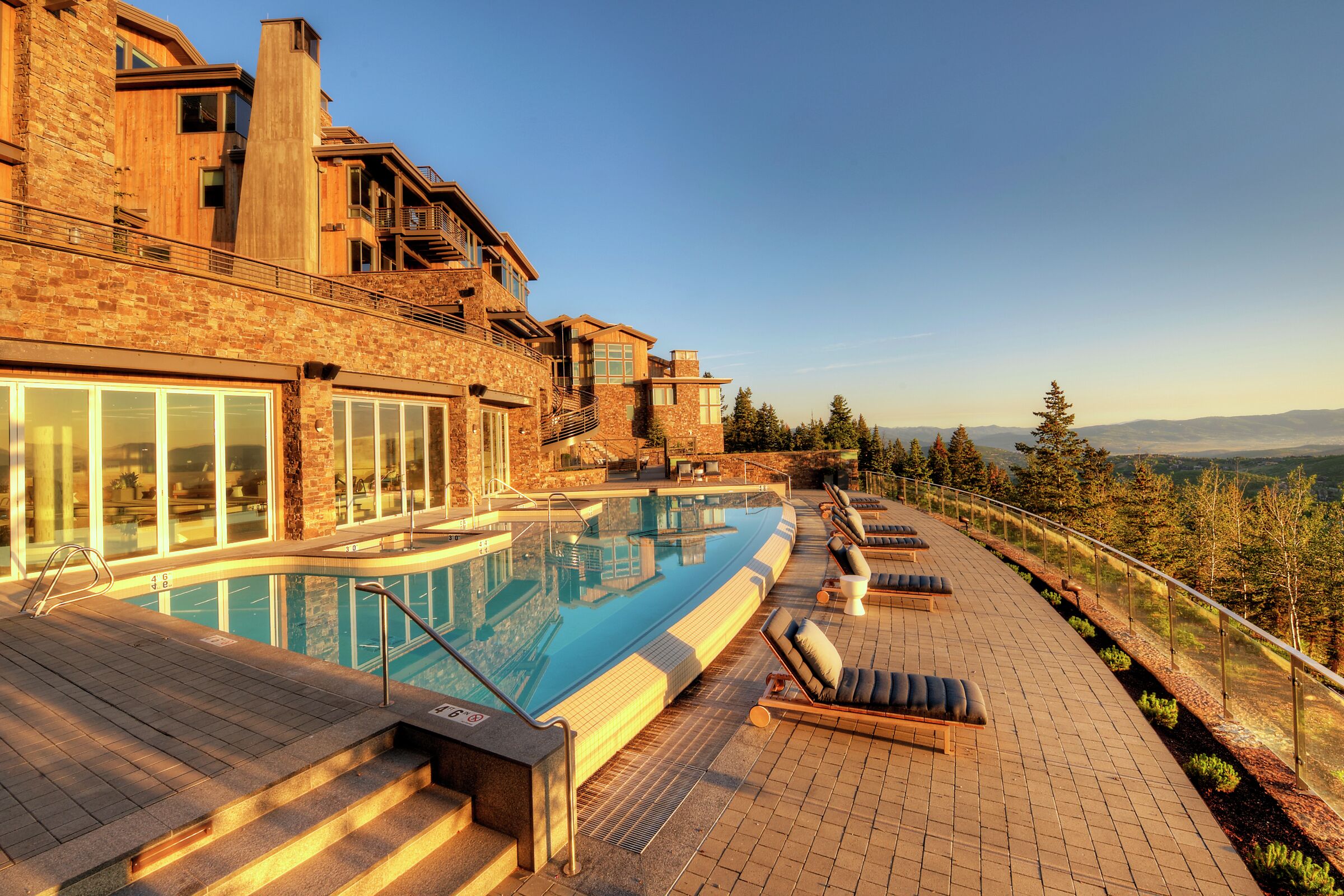 Indoor/Outdoor Infinity Pool