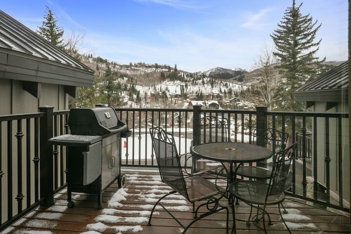 Balcony with Hot Tub