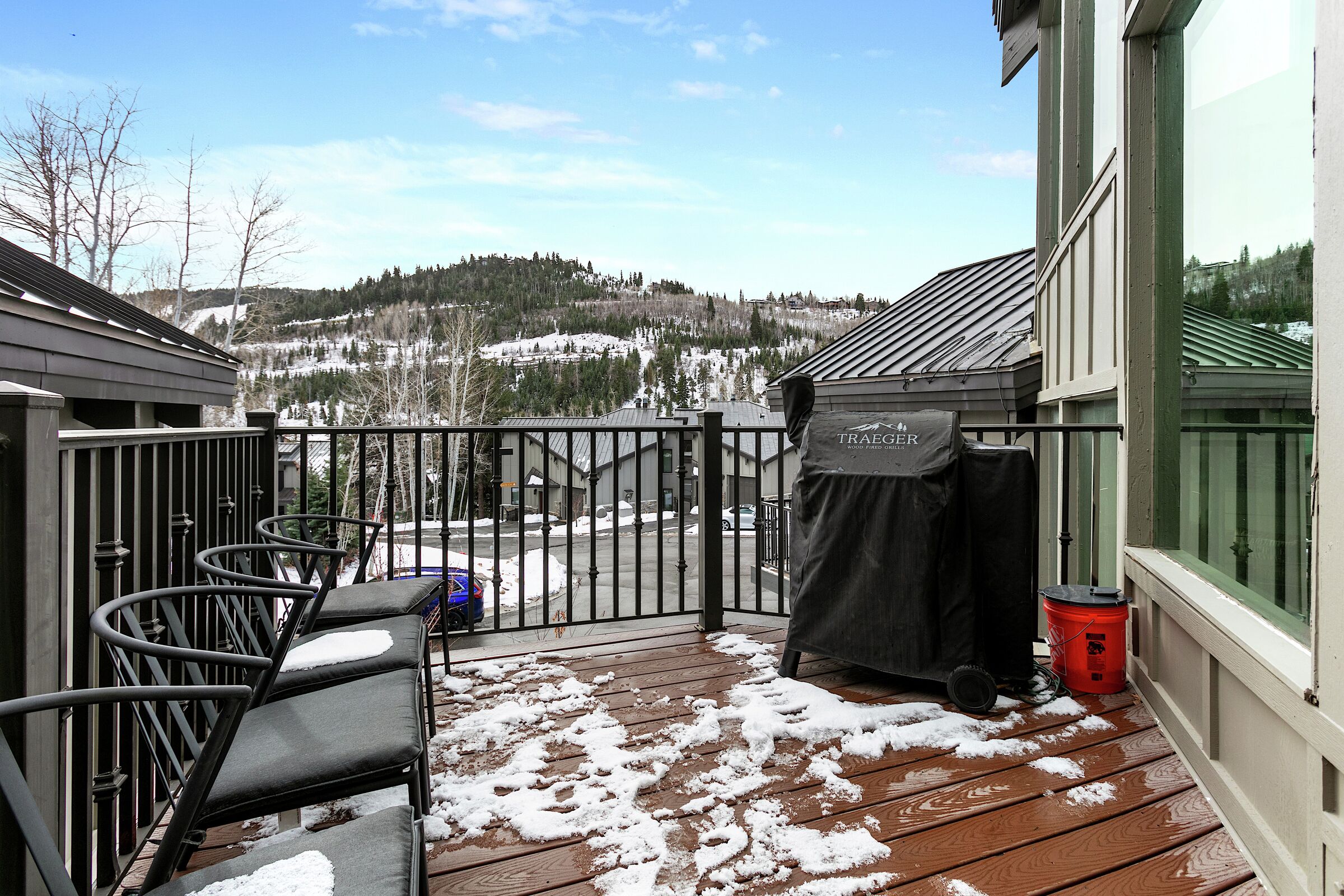 Balcony with BBQ