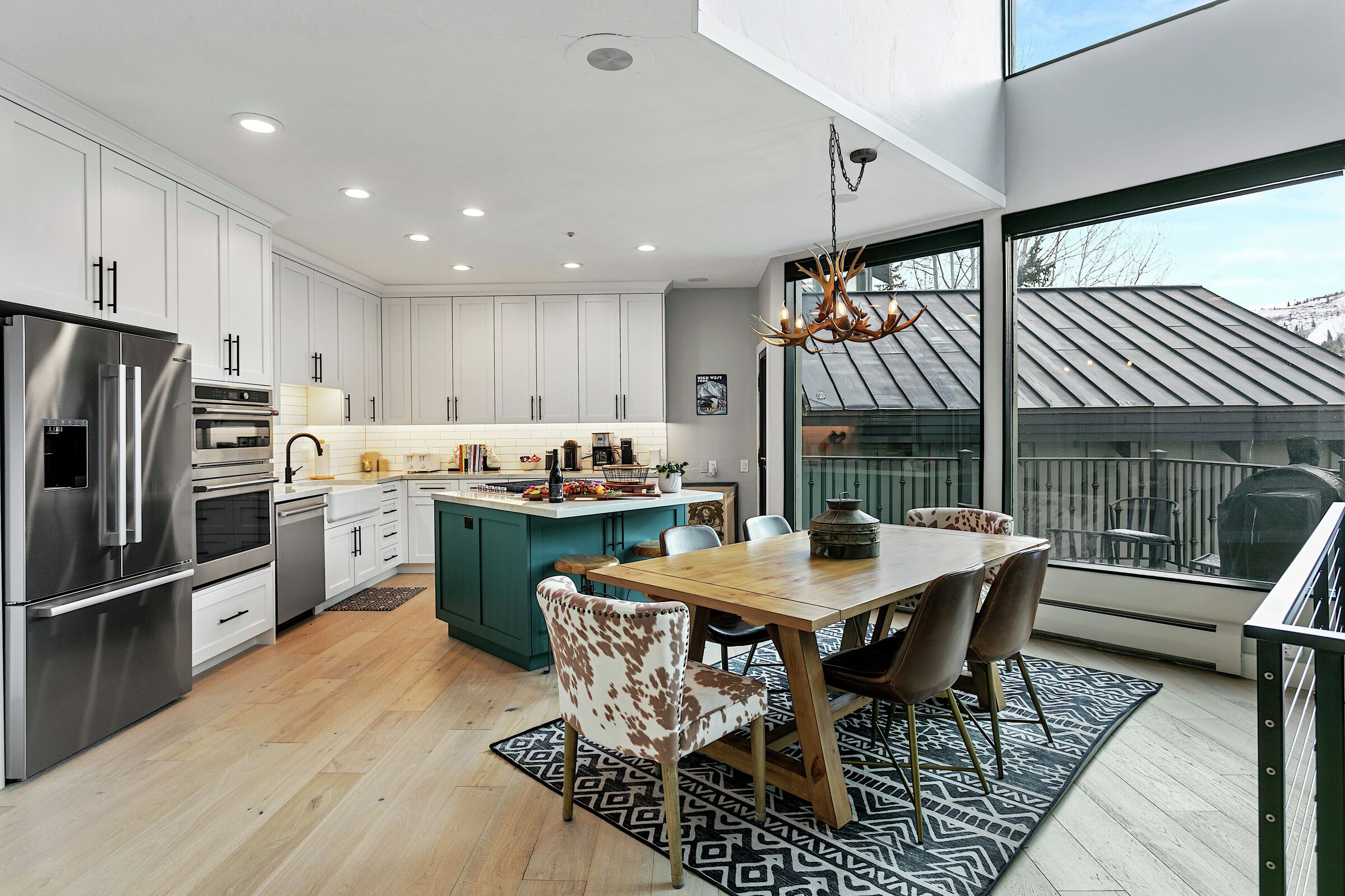 Dining Area & Kitchen