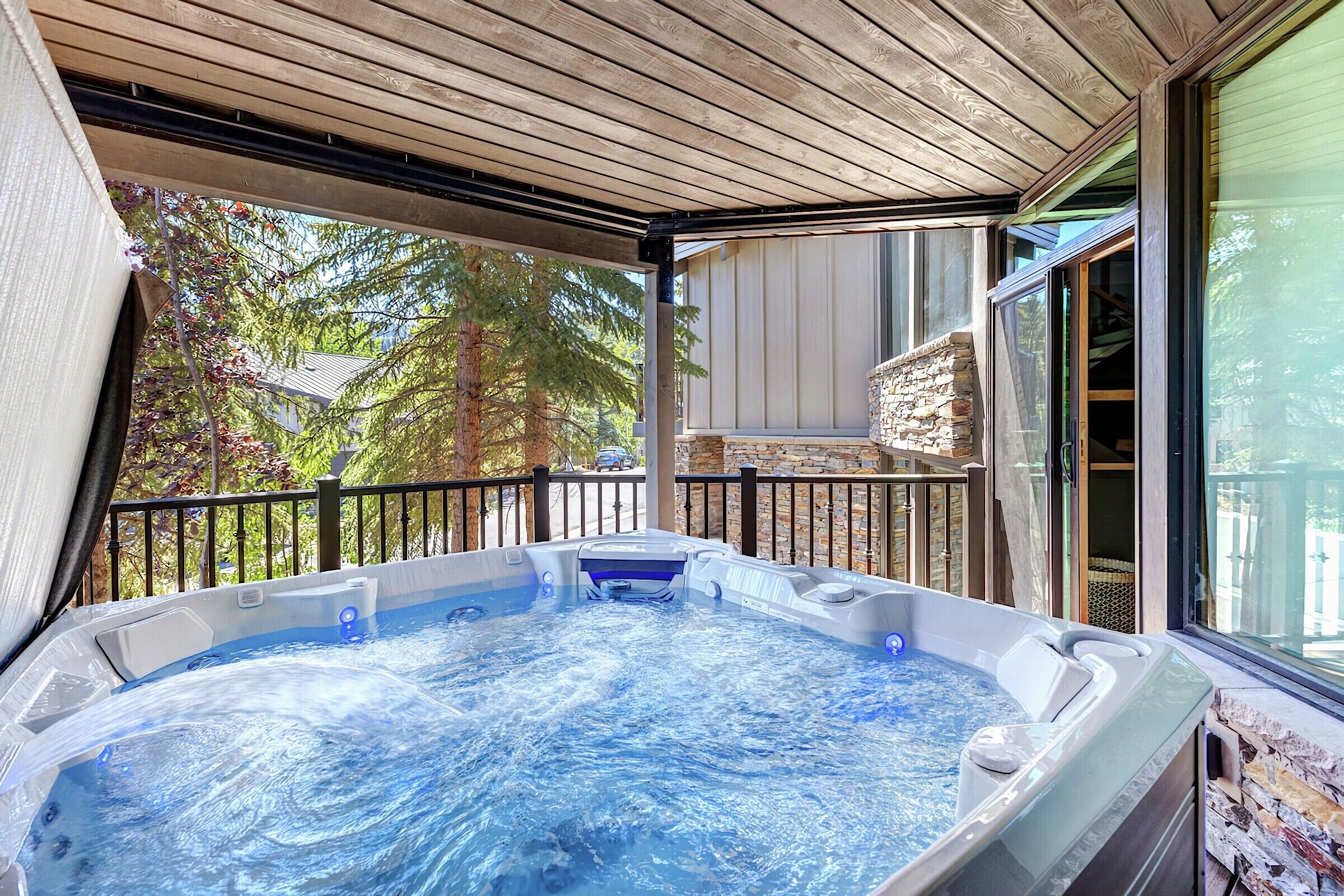 Balcony with Hot Tub