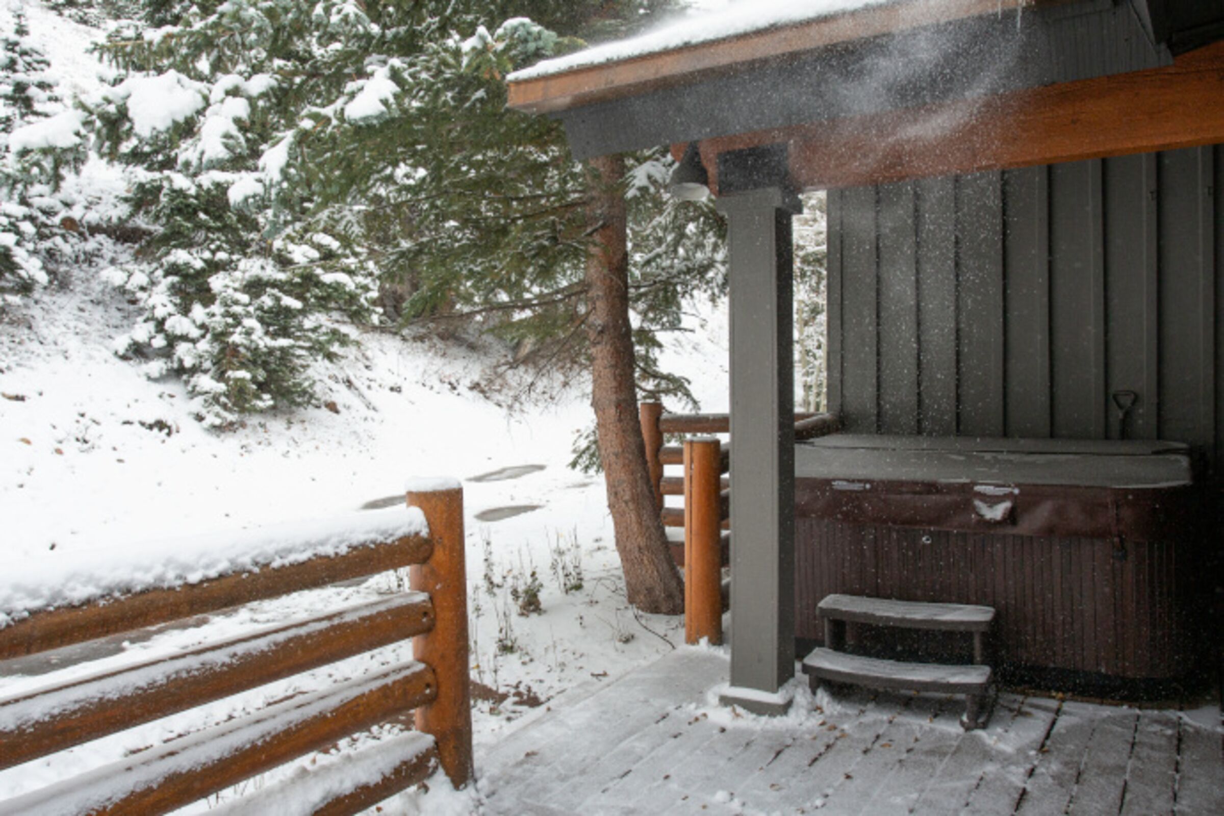 #42 - Deck with Hot Tub