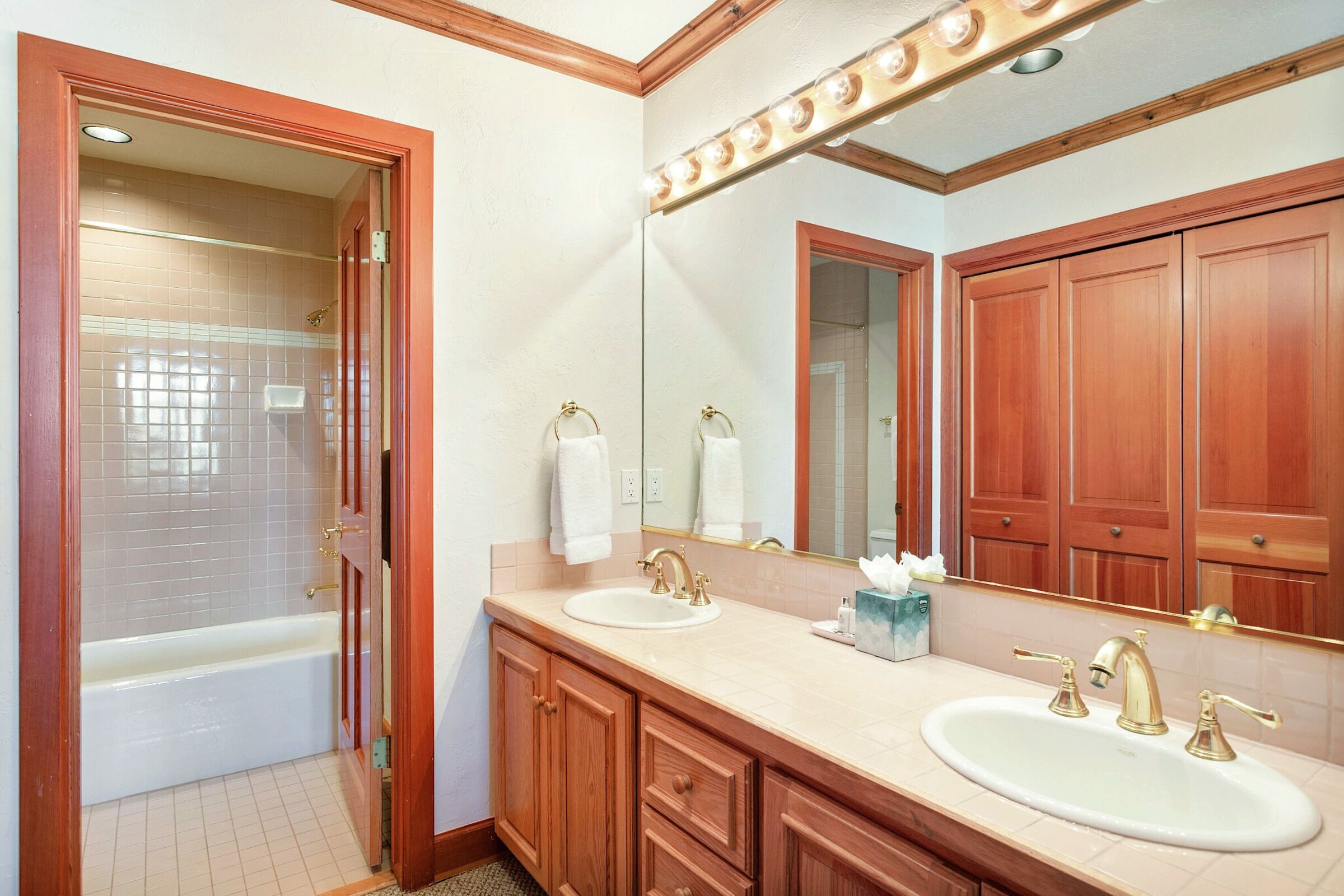 #37 - Bathroom