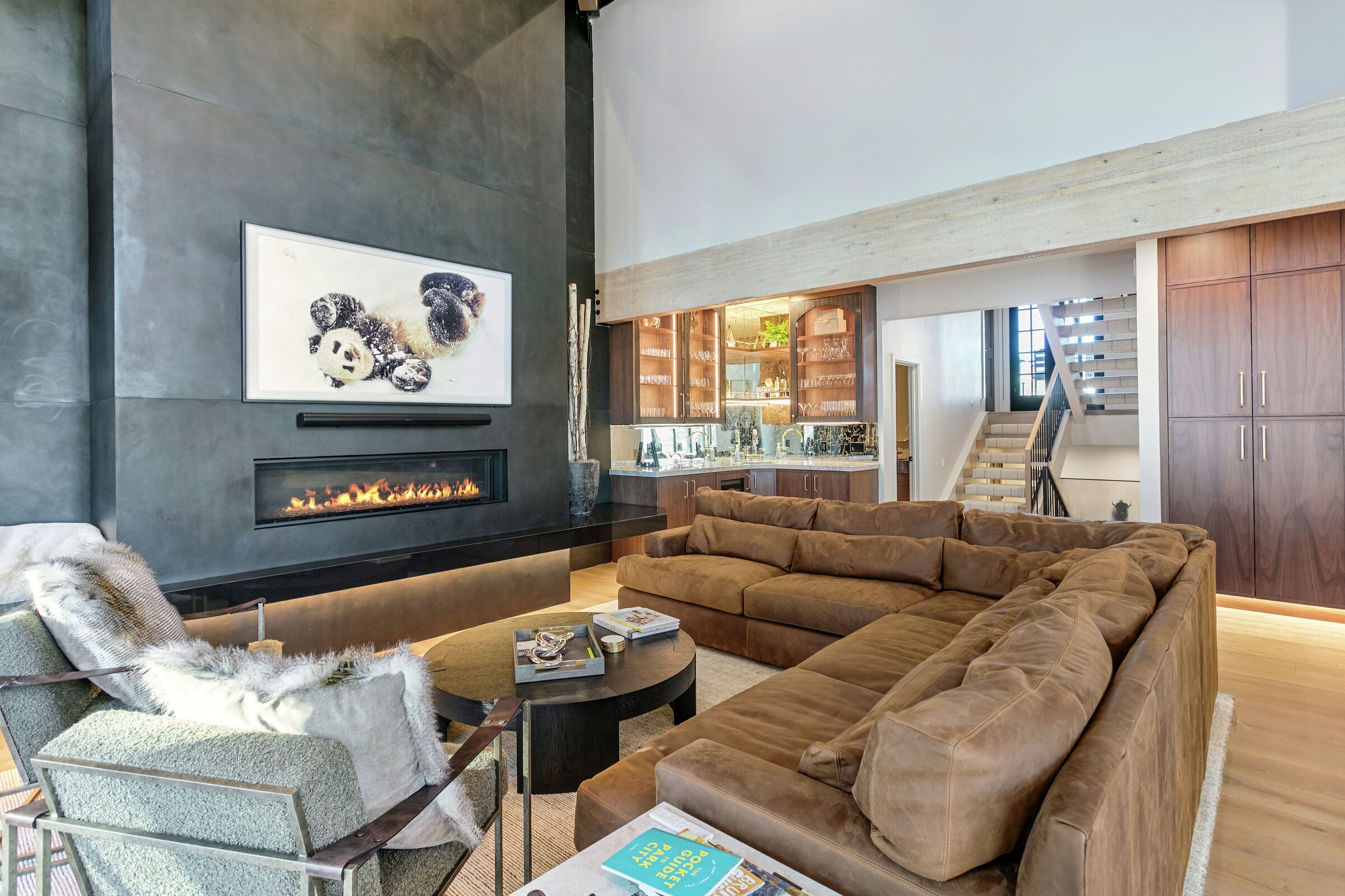 Living Area & Wet Bar