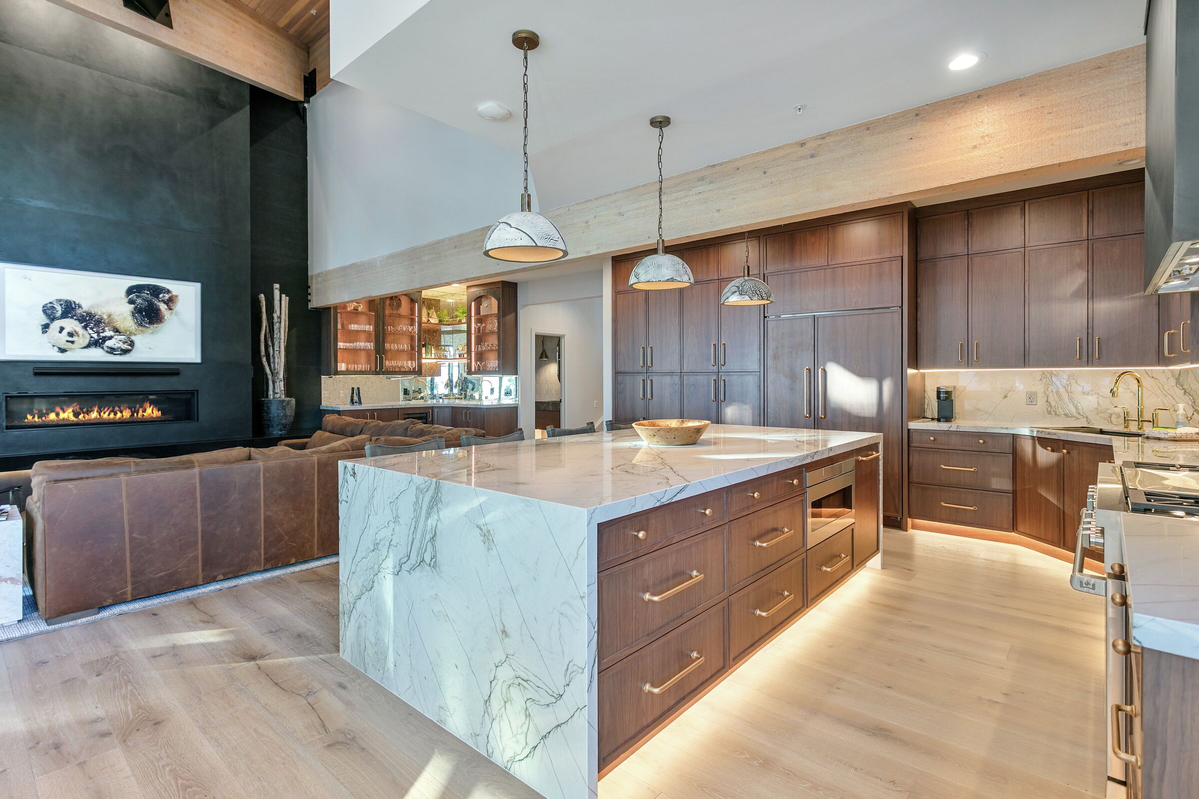 Kitchen, Living Area & Wet Bar