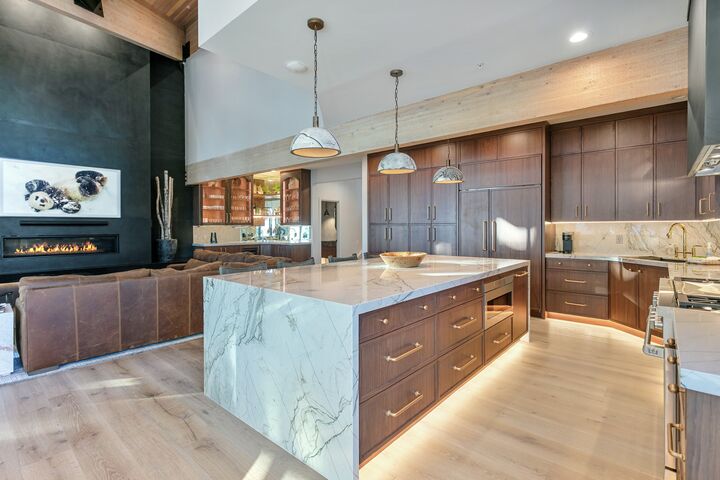 #30 - Kitchen, Living Area & Wet Bar