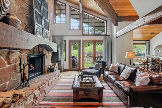#33 - Living Area