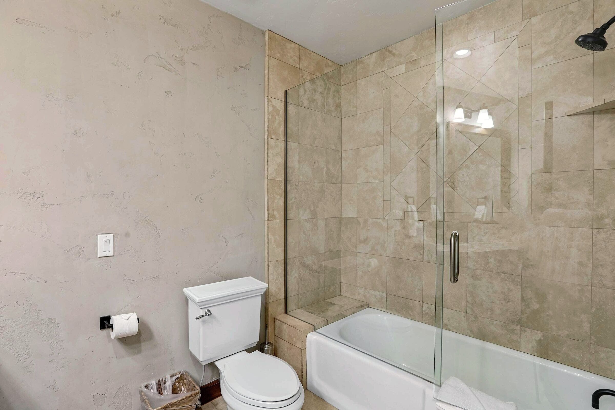 #33 - Ensuite Bathroom