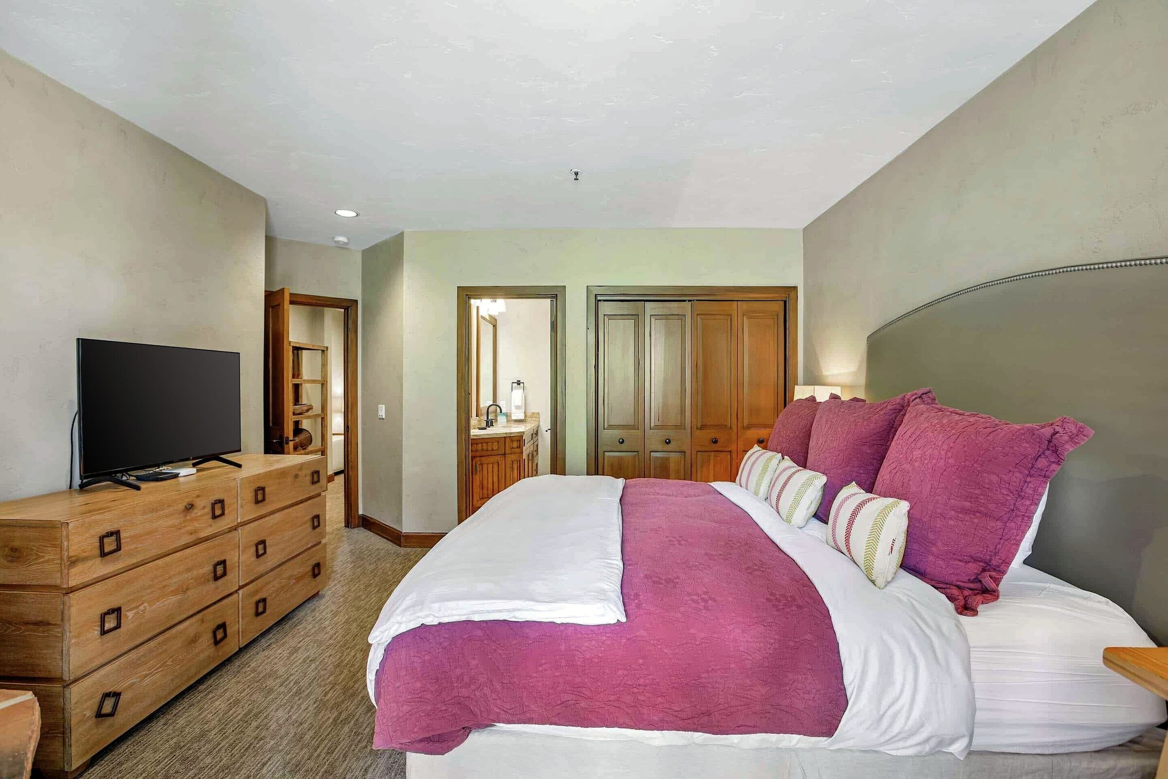 #33 - Bedroom