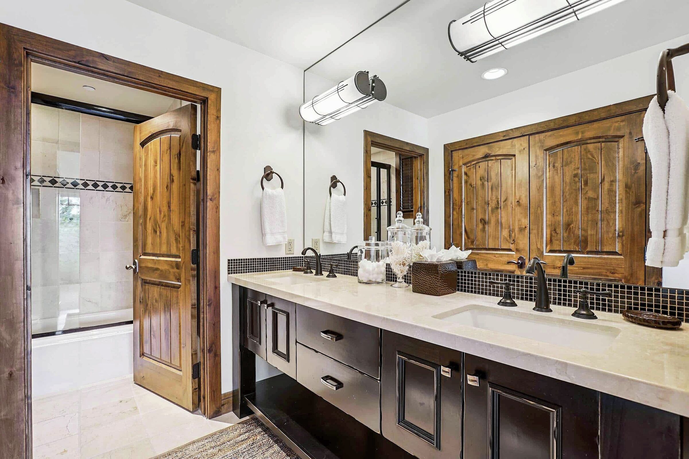 #35 - Ensuite Bathroom